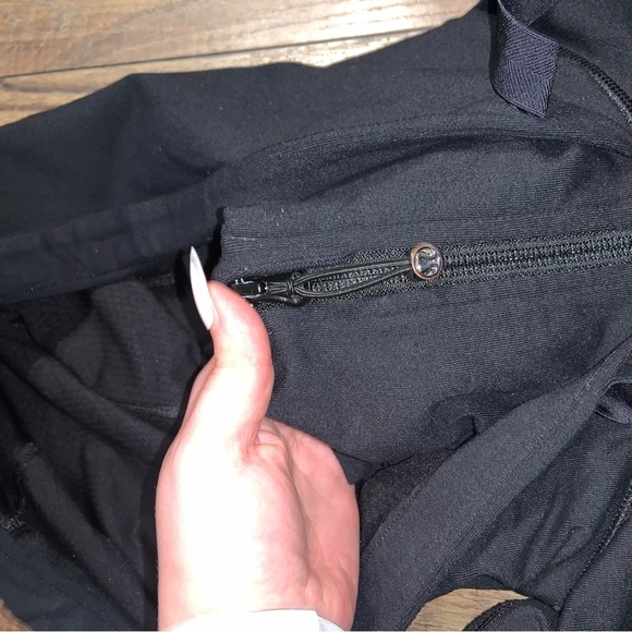 Lululemon stride 2  Jacket athletic zip black casual yoga spring active casual - Picture 8 of 11
